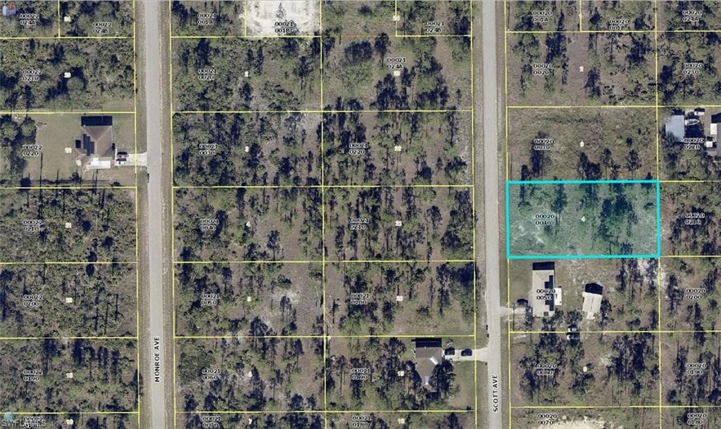 916 Scott AVE LEHIGH ACRES, FL 33972