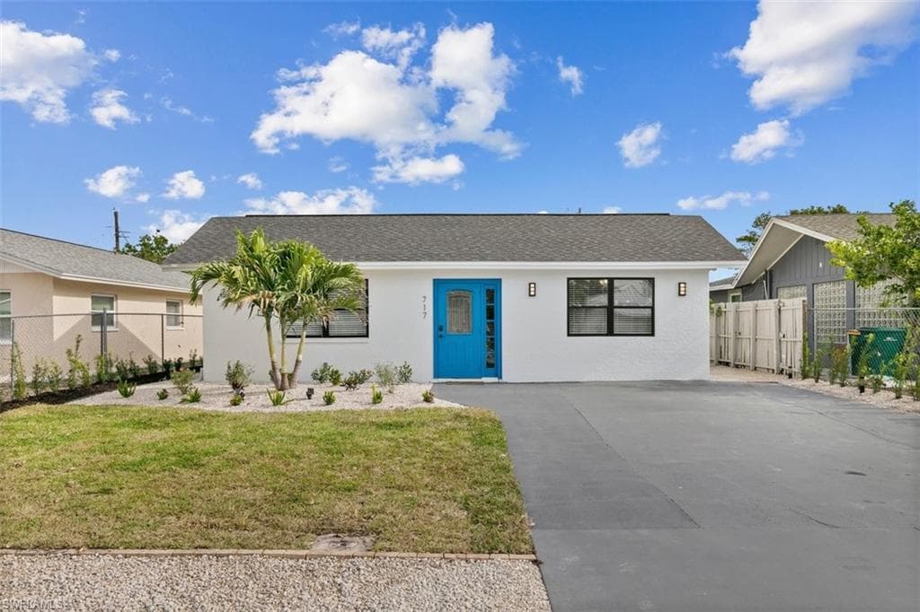 717 95th AVE N 1 NAPLES, FL 34108
