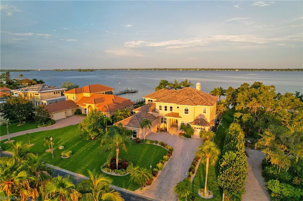 6360 River Club CT NORTH FORT MYERS, FL 33917