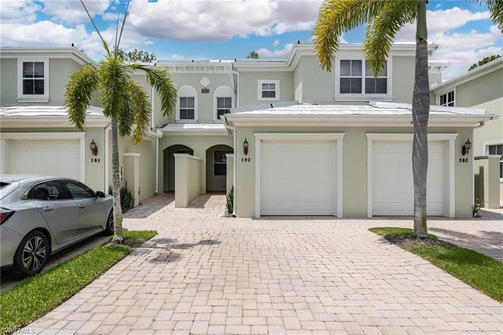 1345 Mariposa CIR 5-102 NAPLES, FL 34105