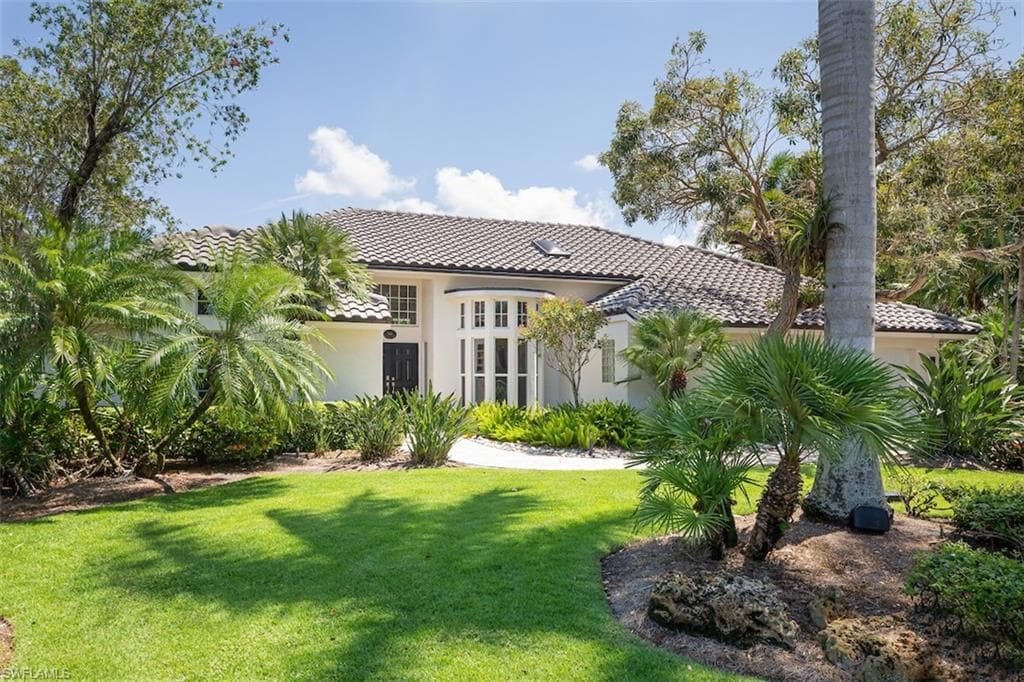 806 Bentwood DR NAPLES, FL 34108