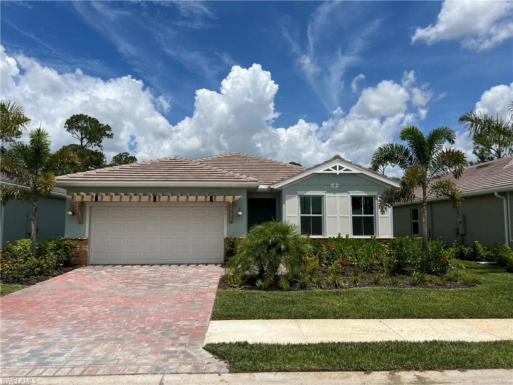 331 Tamarindo LN NAPLES, FL 34114