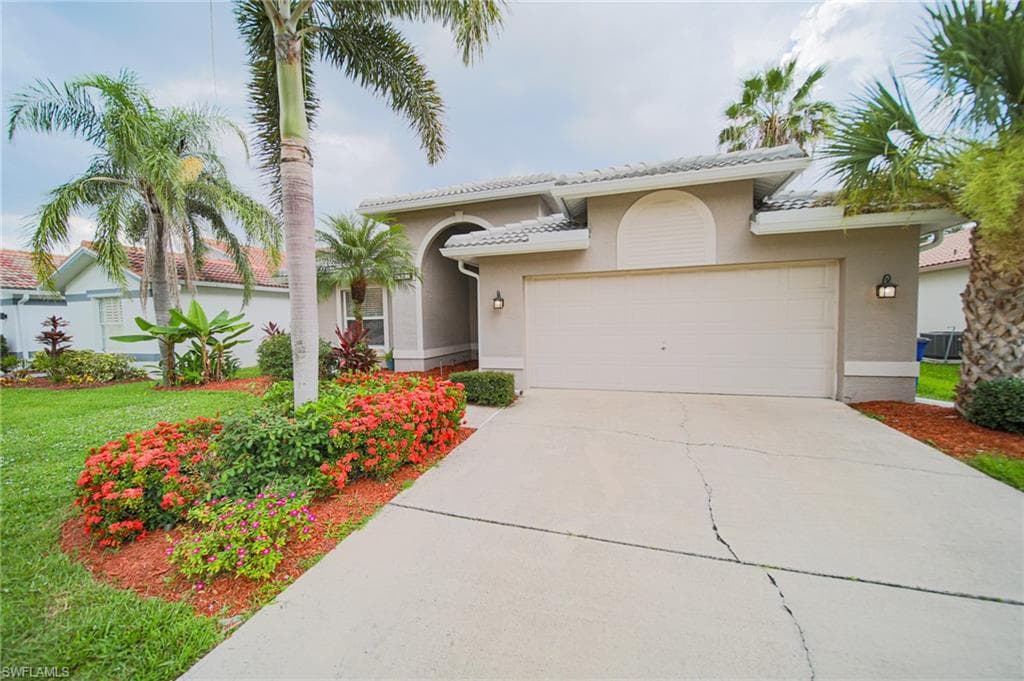 8137 Breton CIR FORT MYERS, FL 33912