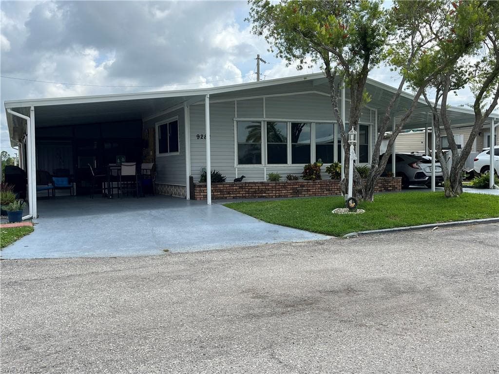 9282 Desoto DR NORTH FORT MYERS, FL 33903