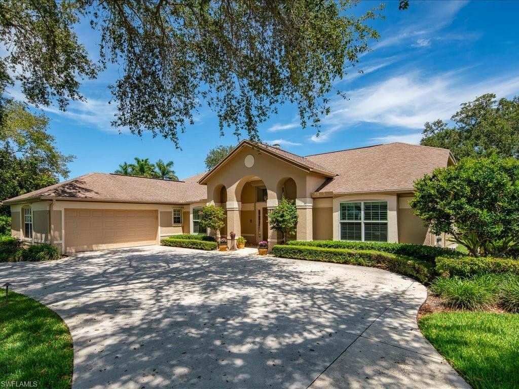 1925 Blackstone CIR NAPLES, FL 34109