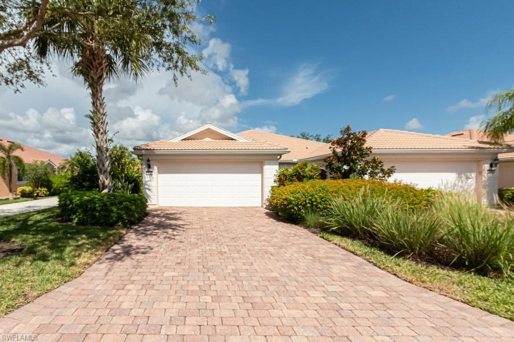 8690 Erice CT NAPLES, FL 34114