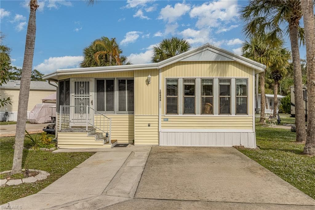 10844 Ani CIR ESTERO, FL 33928