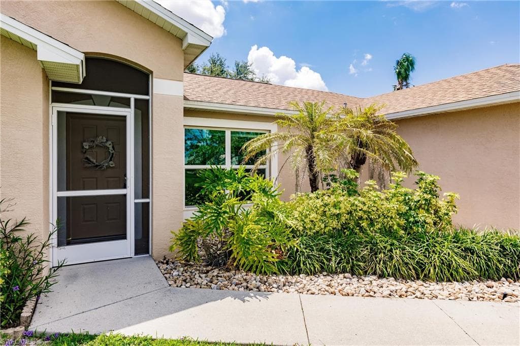 306 SE 21st PL CAPE CORAL, FL 33990
