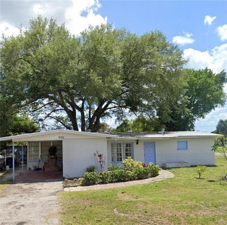 500 Jasmine RD LEHIGH ACRES, FL 33936