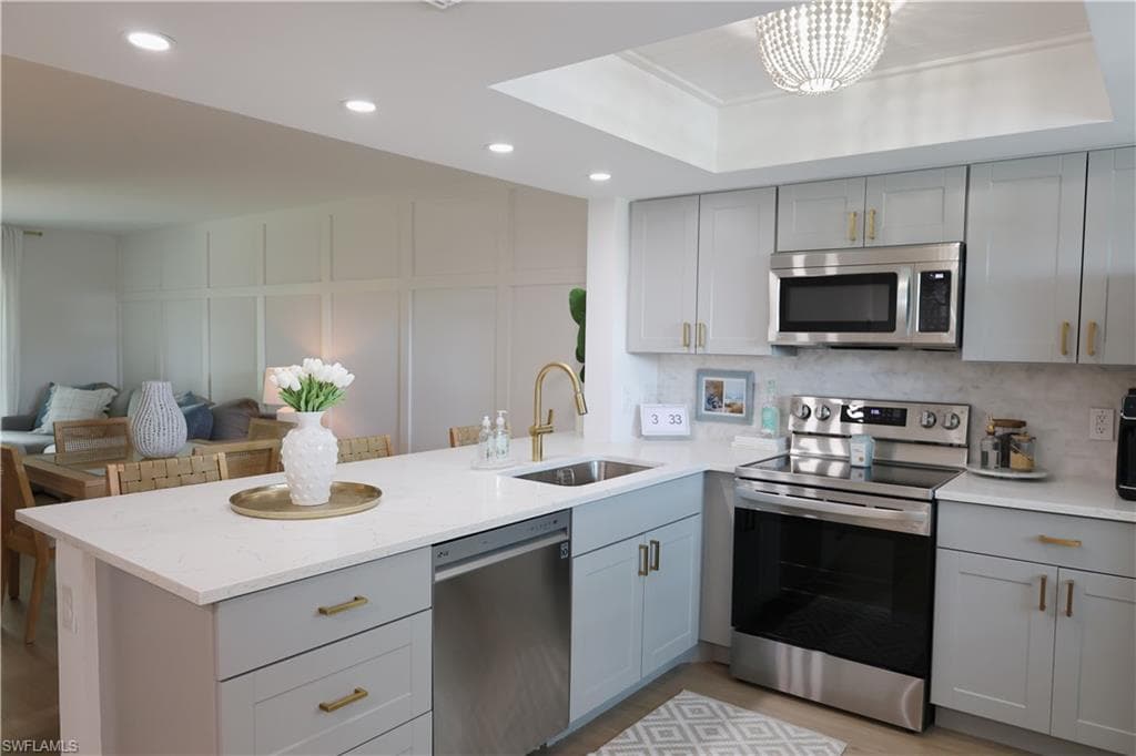 136 Cypress WAY E #505 NAPLES, FL 34110