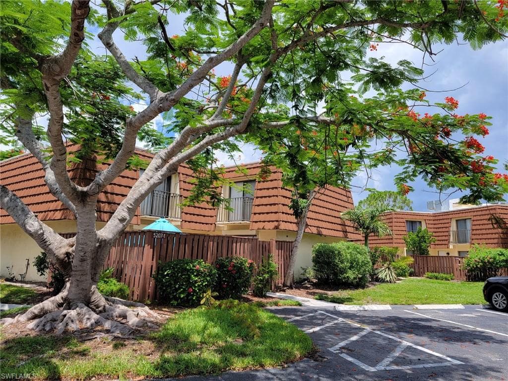 5207 Cedarbend DR 3 FORT MYERS, FL 33919