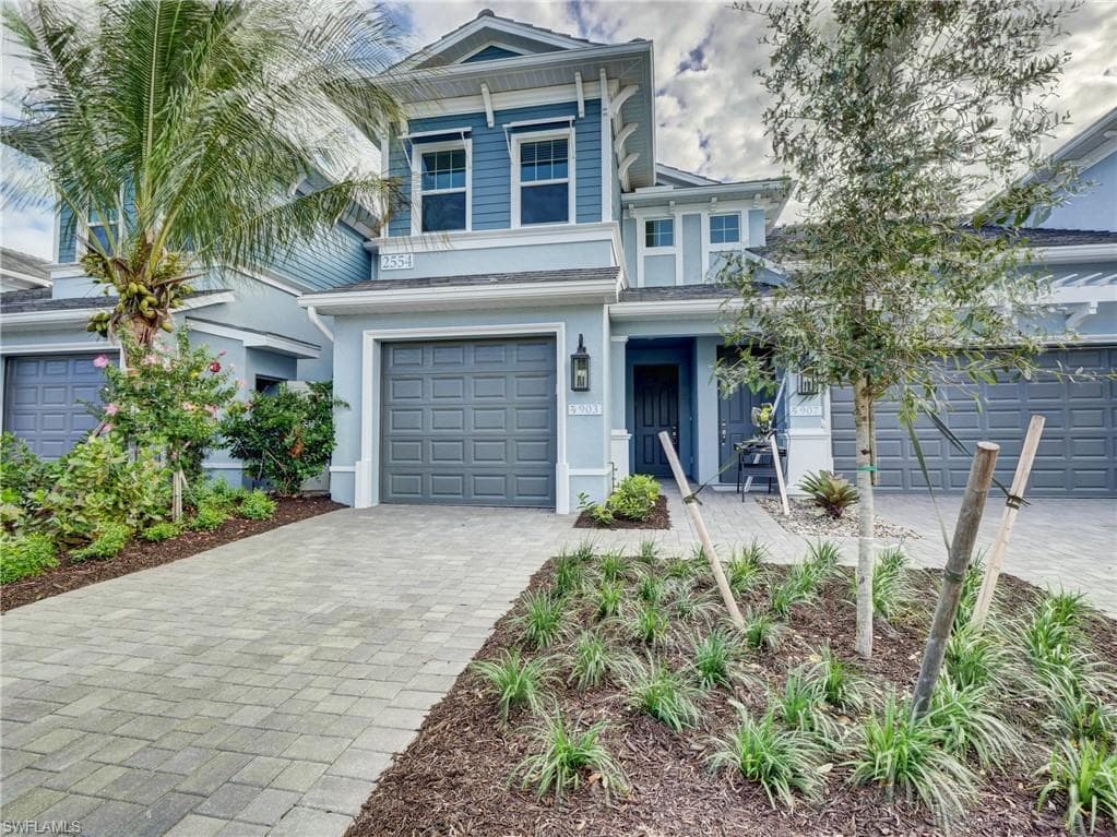 2554 Seychelles DR 903 NAPLES, FL 34112
