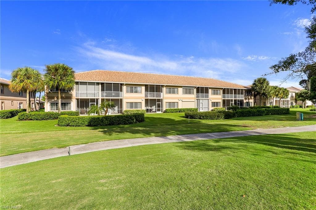 9113 Michael CIR 6 NAPLES, FL 34113