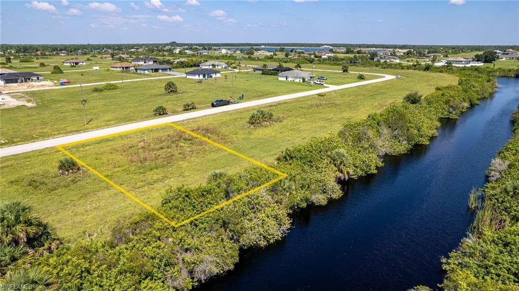3908 NW 39th LN CAPE CORAL, FL 33993