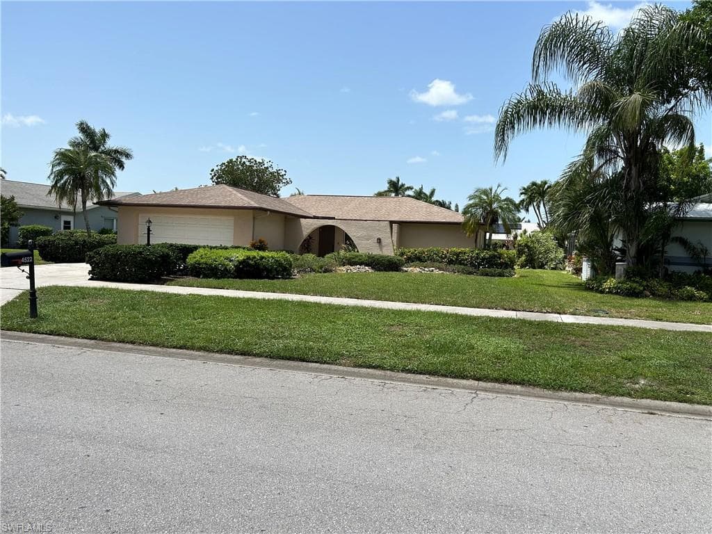 4522 Beechwood Lake DR NAPLES, FL 34112
