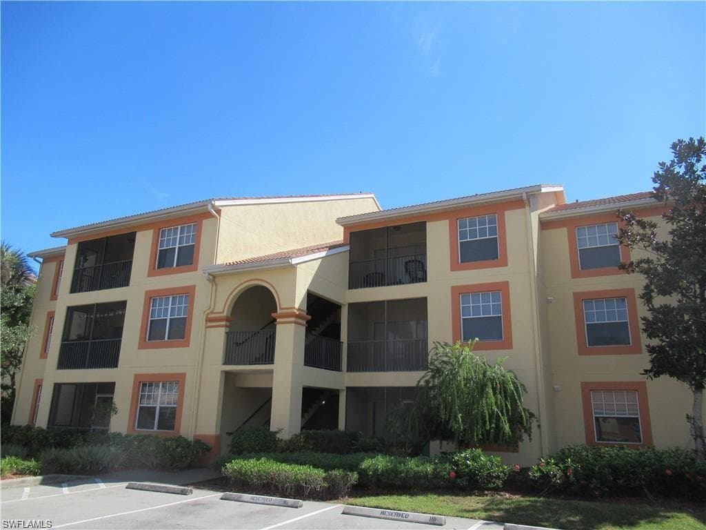 7945 Preserve CIR 526 NAPLES, FL 34119
