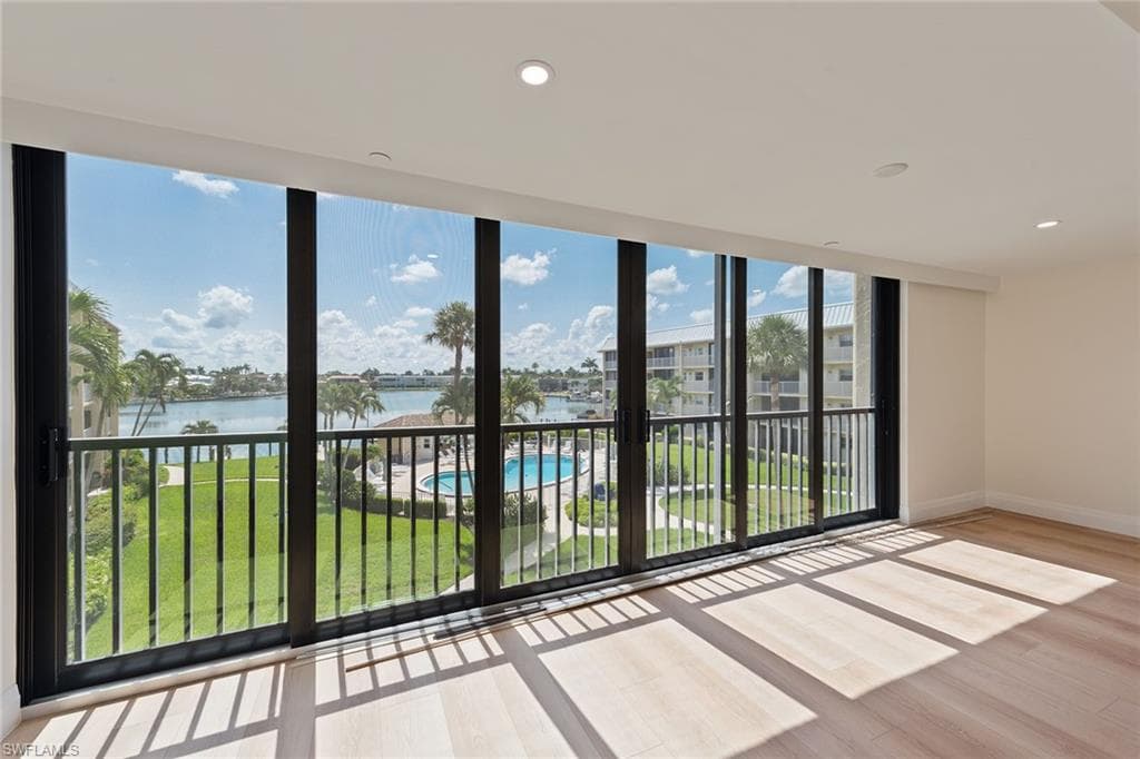 3000 Gulf Shore BLVD N 307 NAPLES, FL 34103