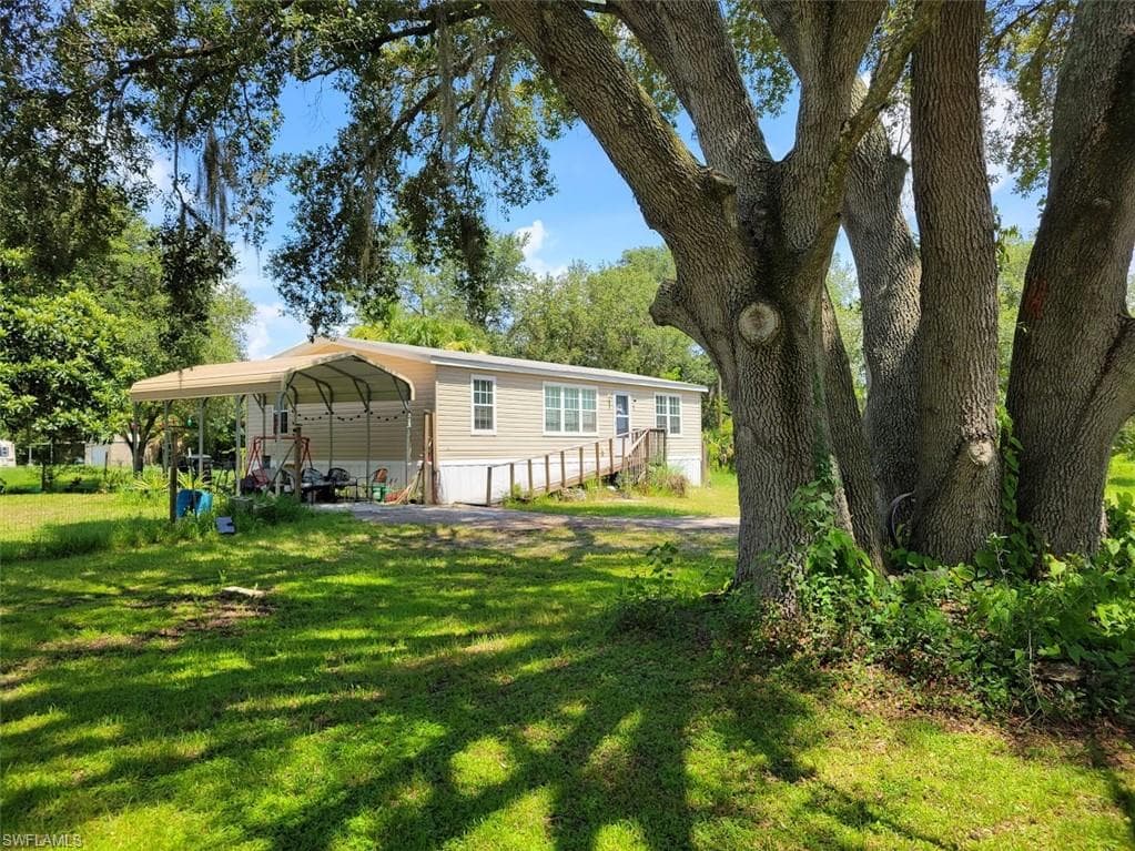 1543 Palomino DR MOORE HAVEN, FL 33471
