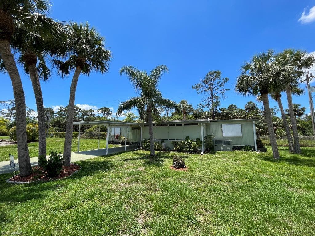 532 Timber LN S NORTH FORT MYERS, FL 33917