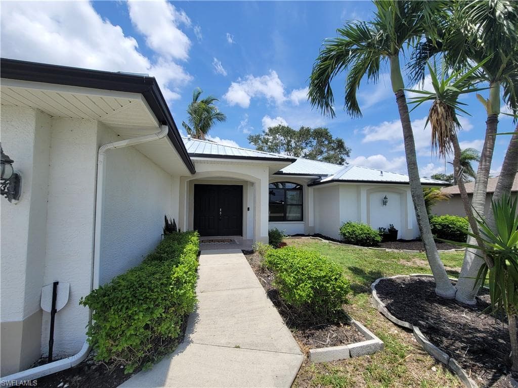 1403 Shelby PKWY CAPE CORAL, FL 33904