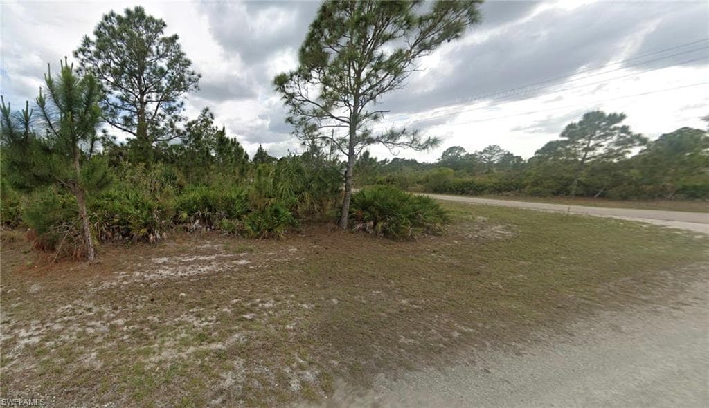 2911 37th ST W LEHIGH ACRES, FL 33971