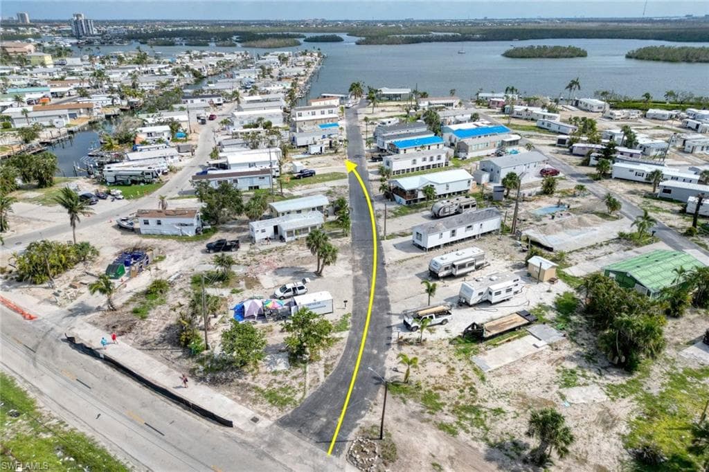 11 Helen LN FORT MYERS BEACH, FL 33931