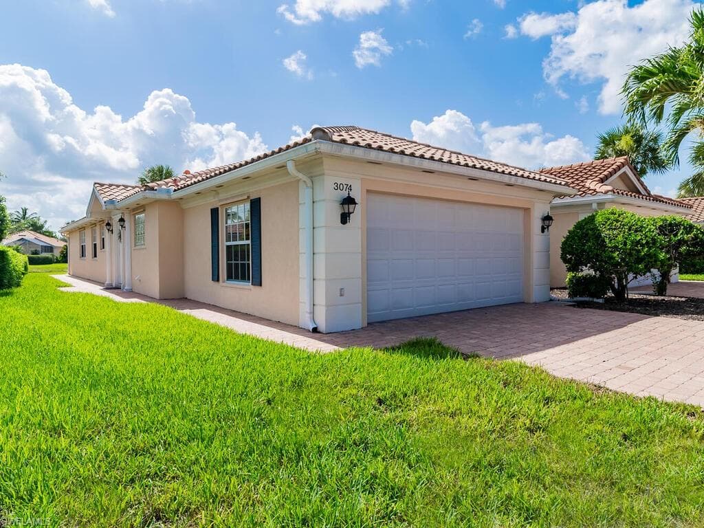 3074 Futuna LN NAPLES, FL 34119