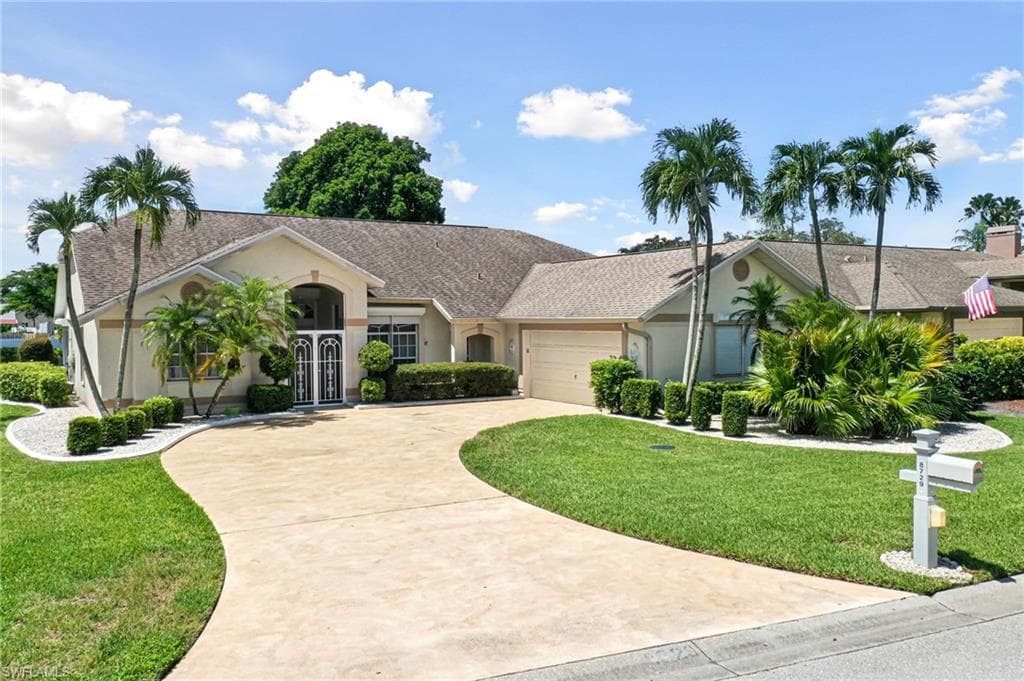 8729 Banyan Cove CIR FORT MYERS, FL 33919