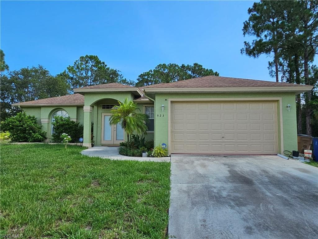 923 Sunrise BLVD LEHIGH ACRES, FL 33974