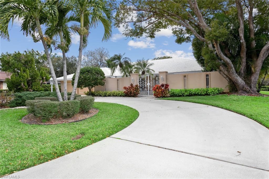 6936 Country Lakes CIR SARASOTA, FL 34243