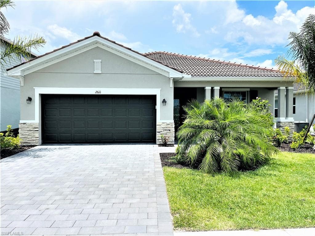 2611 Scarlet WAY NAPLES, FL 34120