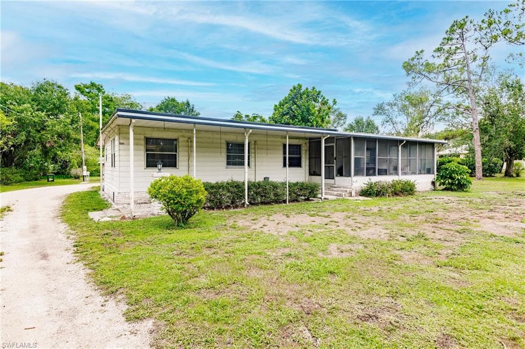5741 Neal RD FORT MYERS, FL 33905