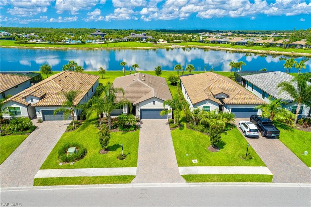 19556 Utopia LN ESTERO, FL 33928