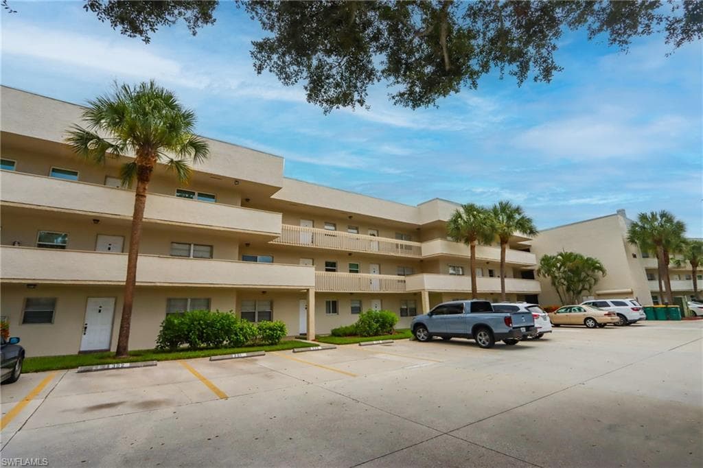 501 Forest Lakes BLVD 1-303 NAPLES, FL 34105