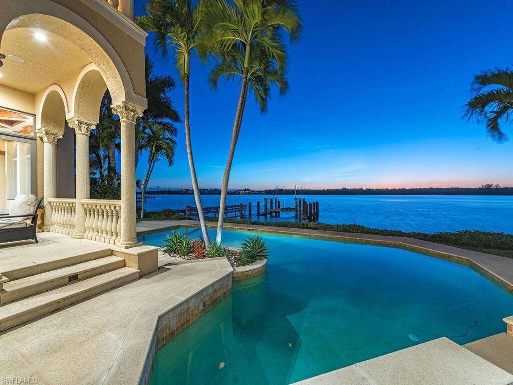 1447 Galleon DR NAPLES, FL 34102
