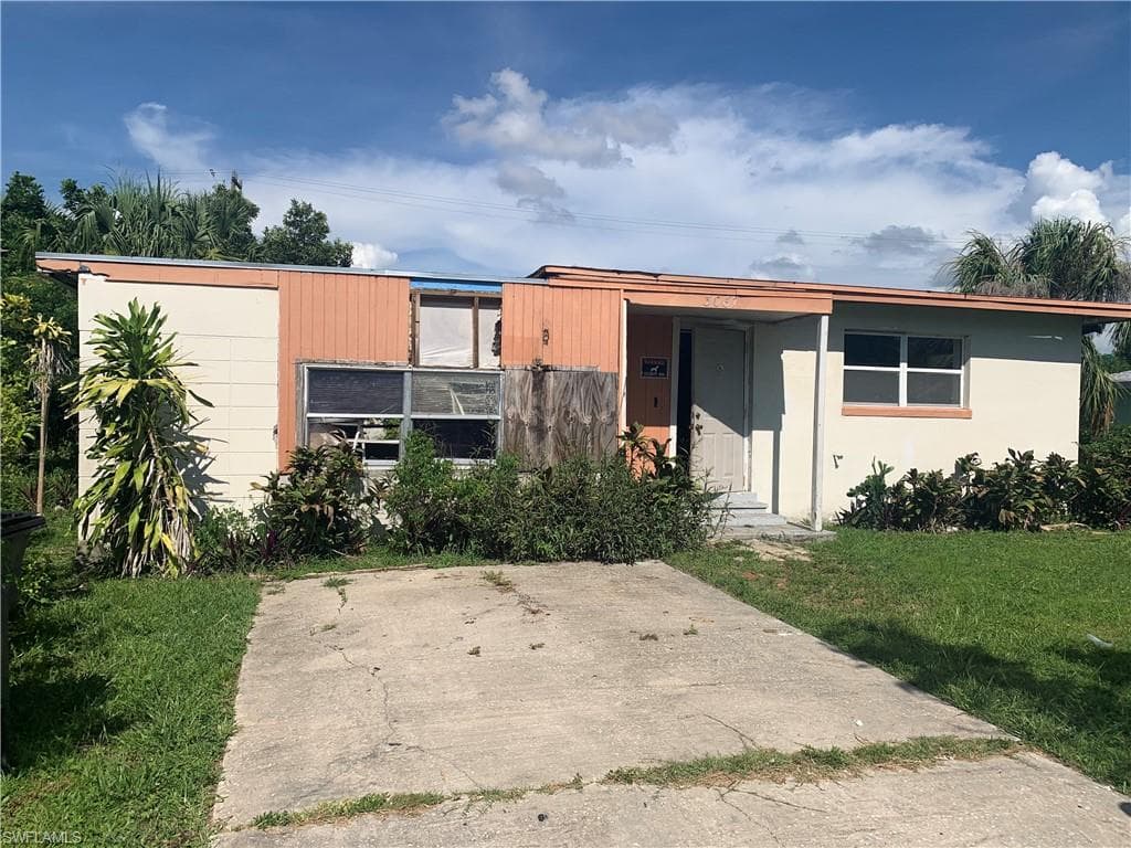 3067 Royal Palm AVE FORT MYERS, FL 33901