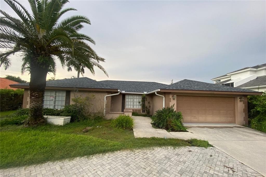 3666 Crayton RD NAPLES, FL 34103