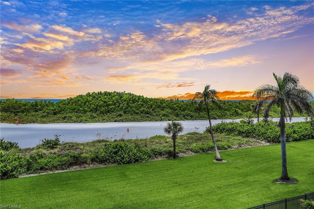 320 Seaview CT 310 MARCO ISLAND, FL 34145
