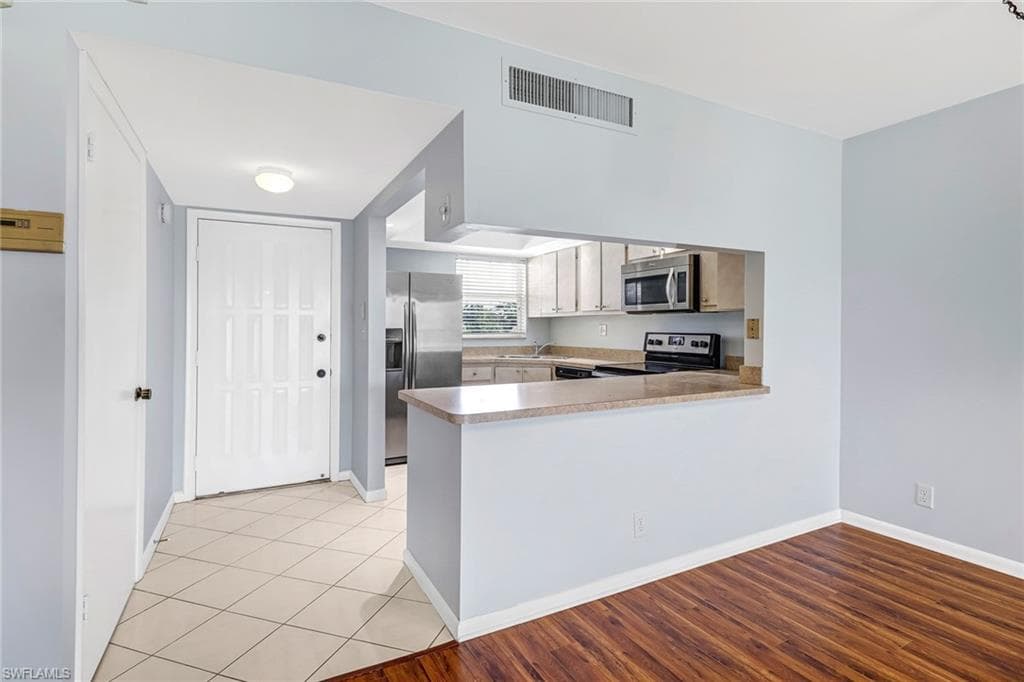 9 High Point CIR N 305 NAPLES, FL 34103