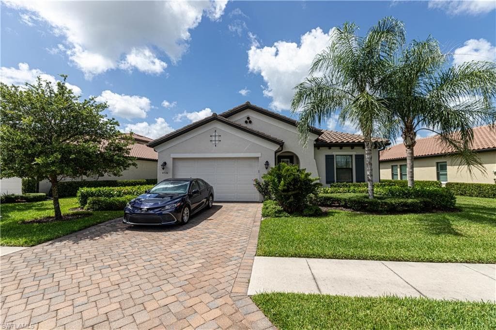 4726 Formosa DR NAPLES, FL 34119