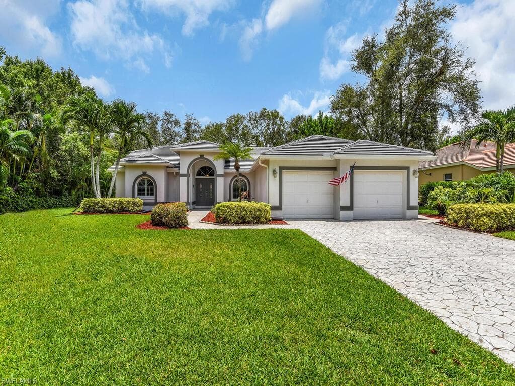 8940 Creek Run DR BONITA SPRINGS, FL 34135