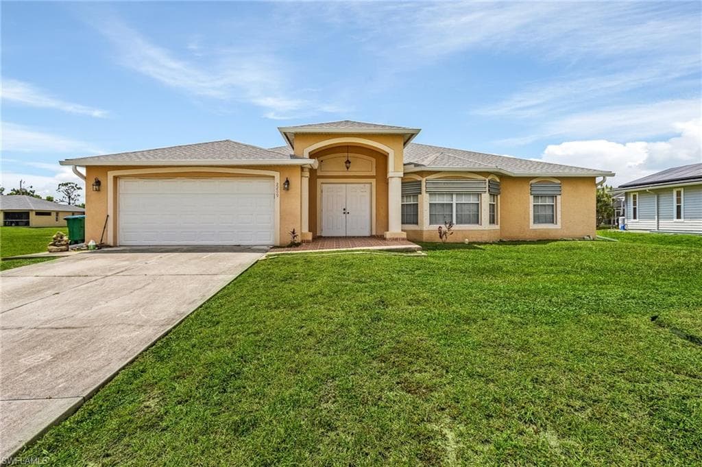 2209 15th ST CAPE CORAL, FL 33993