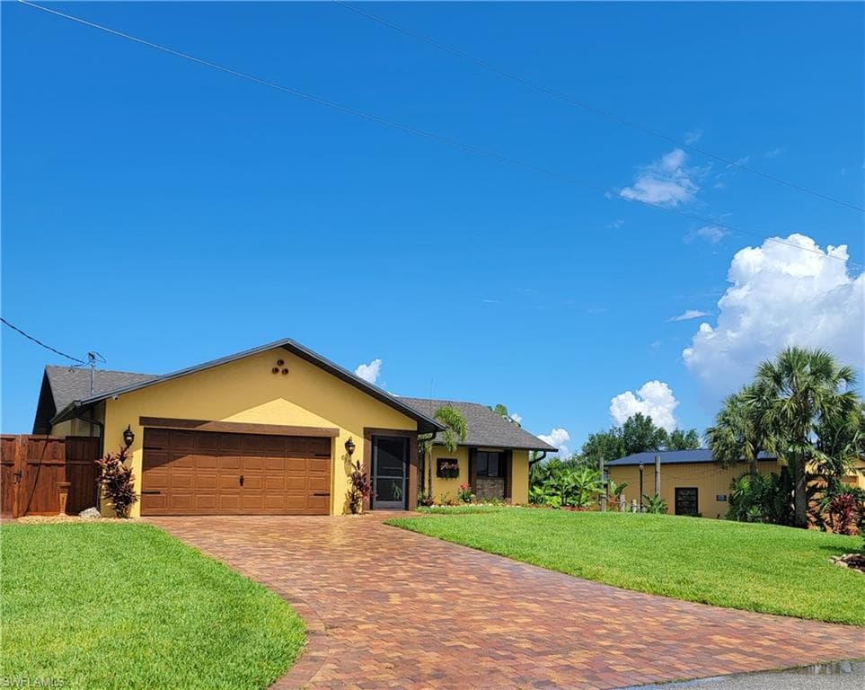 6151 Laurelwood FORT MYERS, FL 33905