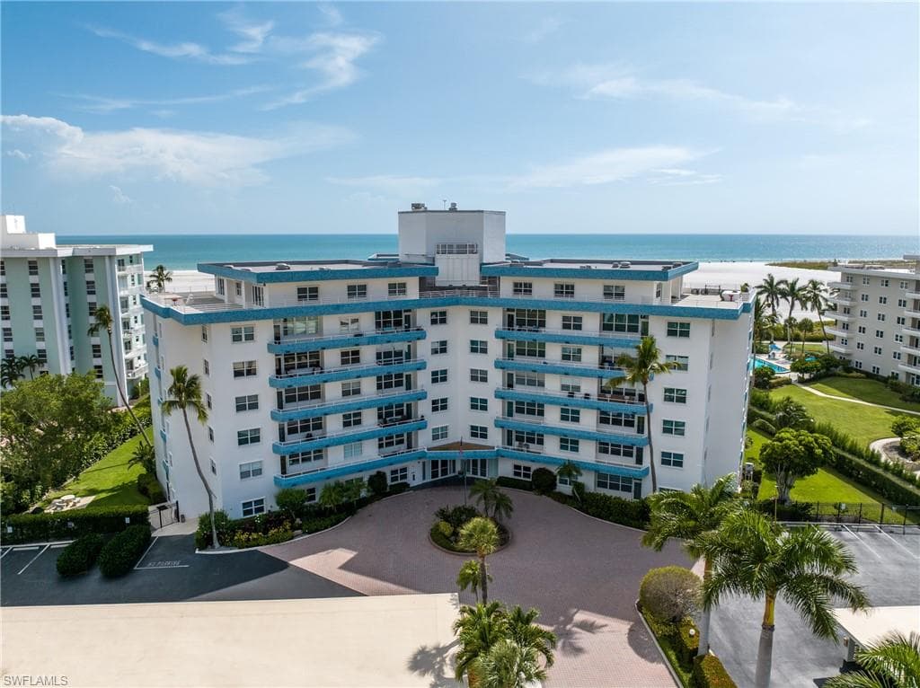 220 Seaview CT 313 MARCO ISLAND, FL 34145