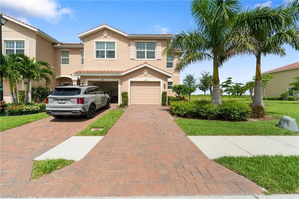 2745 Citrus ST NAPLES, FL 34120