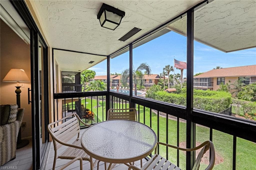 35 Greenbrier ST 6-202 MARCO ISLAND, FL 34145