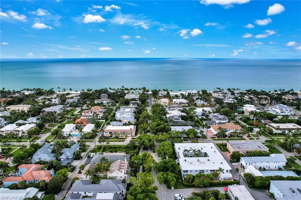 288 2nd ST S 288 NAPLES, FL 34102