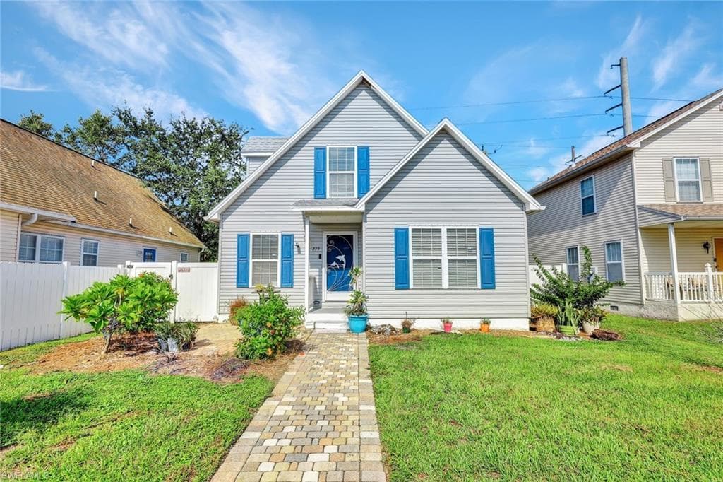 279 Leawood CIR NAPLES, FL 34104