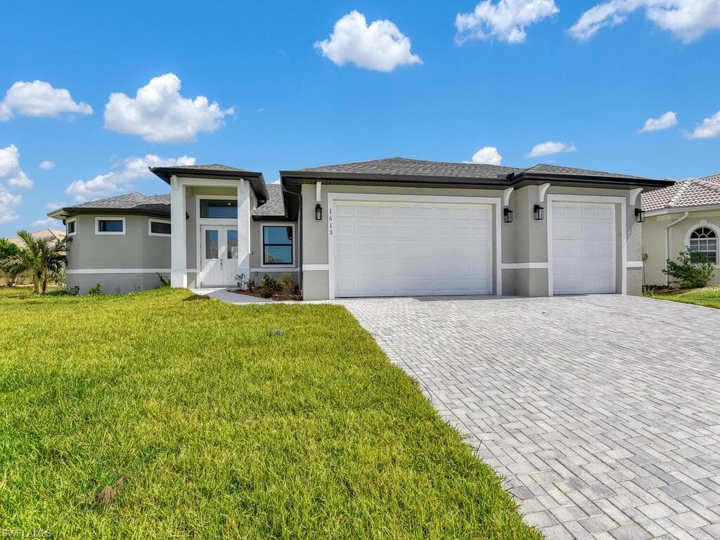 2102 SW 17th AVE CAPE CORAL, FL 33991