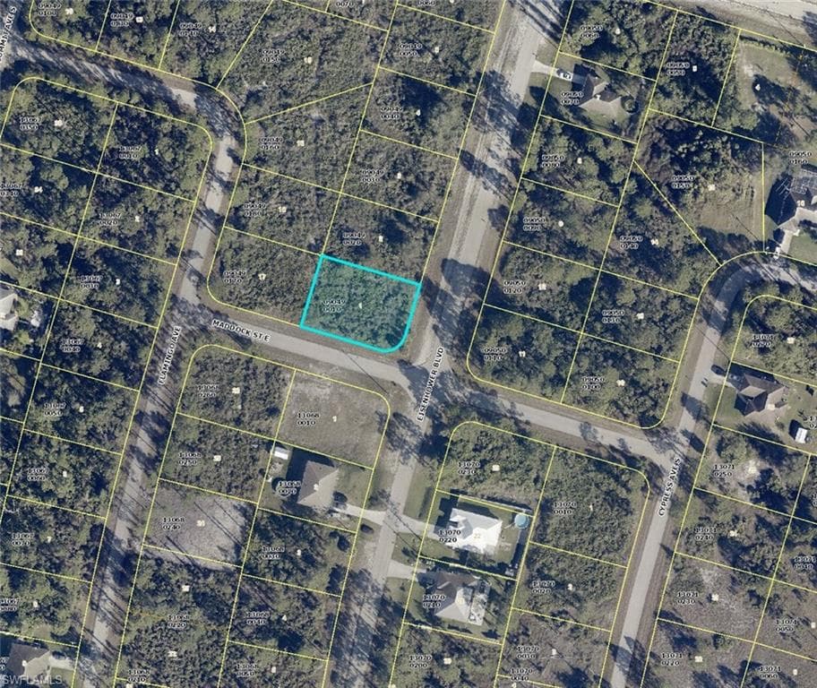 612 Eisenhower BLVD LEHIGH ACRES, FL 33974